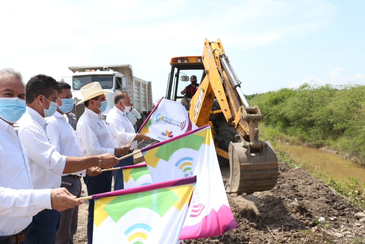  Construyen en Coahuayana obras para garantizar servicios básicos de calidad