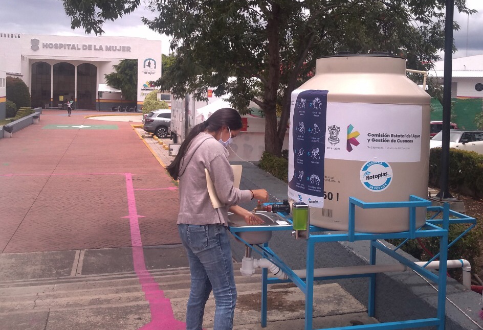  Prevención permanente al utilizar estaciones de lavado de manos instaladas en Michoacán