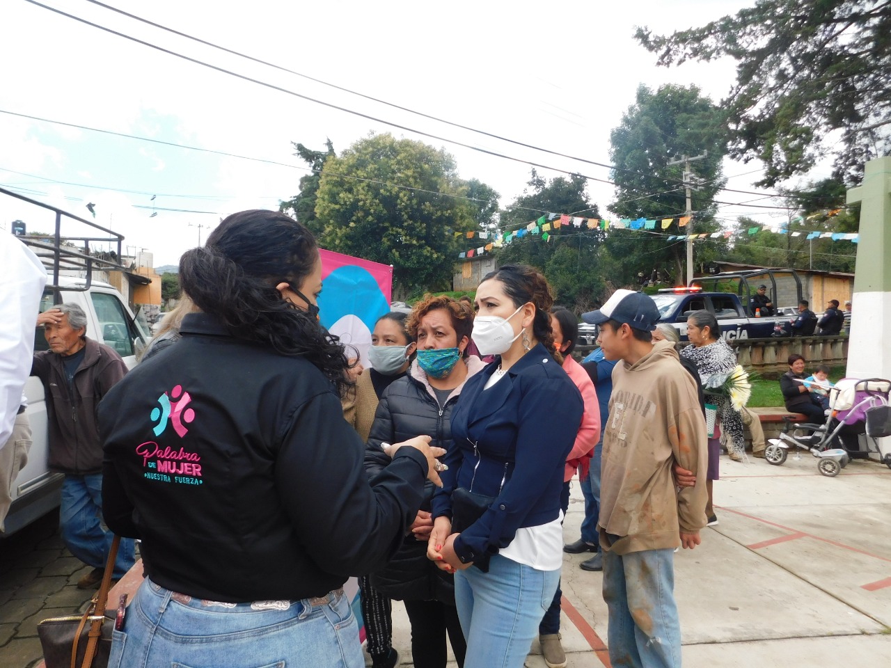  Entrega programa Palabra de Mujer 900 láminas galvanizadas a mujeres de Nahuatzen y Turícuaro