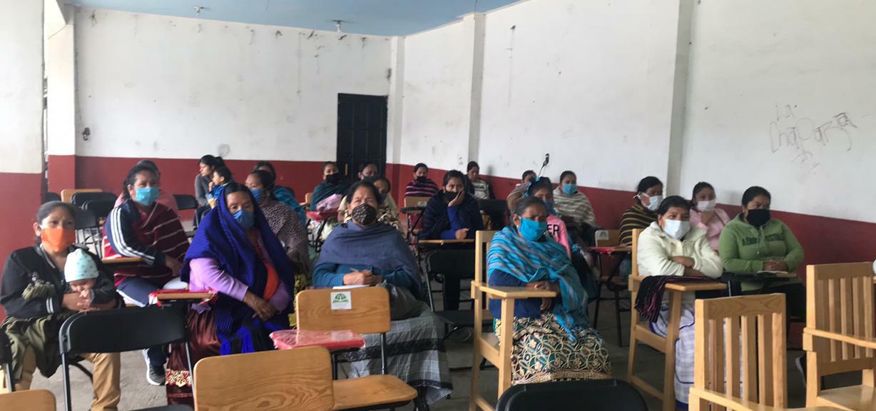  Unidad Móvil de Seimujer acerca servicios de prevención de violencia de género en Paracho