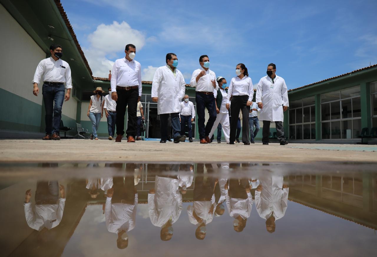 Visita Gobernador Hospital Rural del IMSS en Huetamo