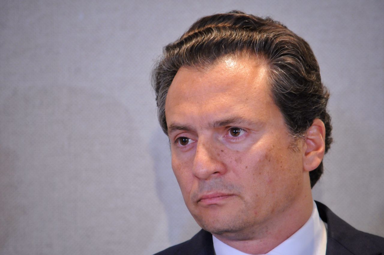  El escándalo político