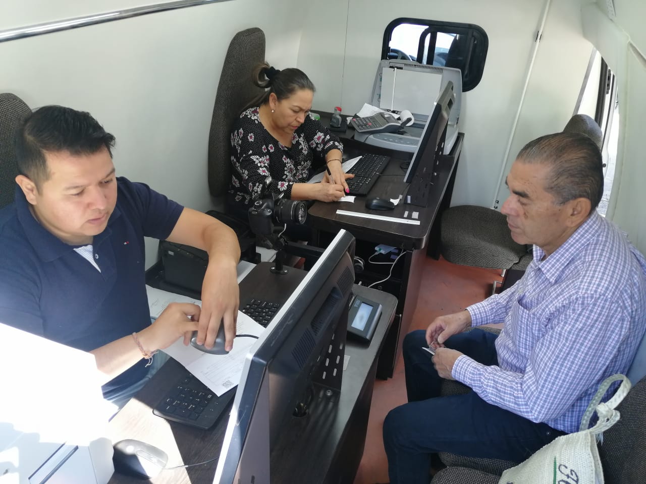 Continúa la instalación de módulos móviles de expedición de licencias en el interior del estado