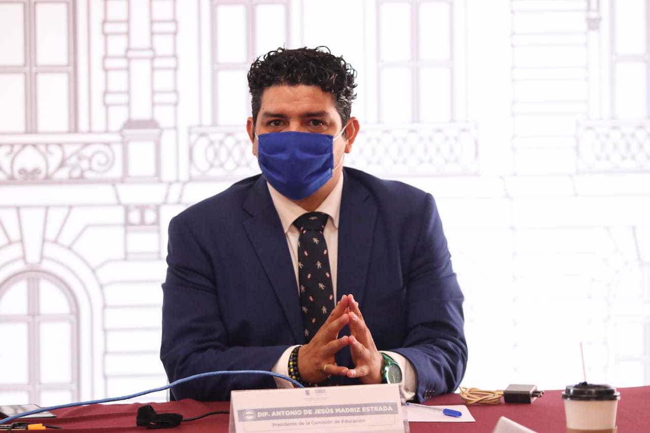  Los maestros y maestras de Michoacán son insustituibles: Toño Madriz