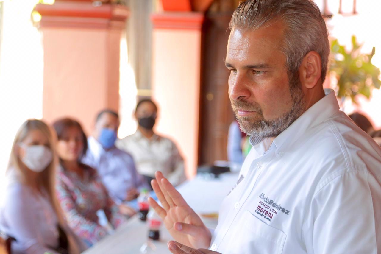  Obesidad infantil, problema que exige regular venta de productos chatarra: Alfredo Ramírez