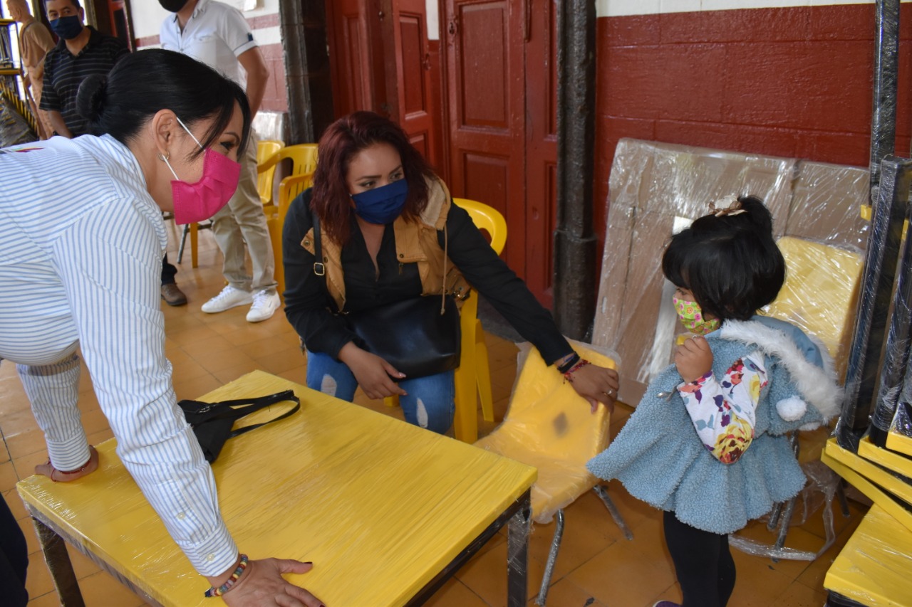  Equipa IIFEEM a escuelas de Purépero