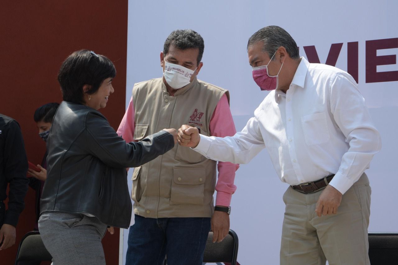  Entrega Raúl Morón 186 viviendas a familias de escasos recursos
