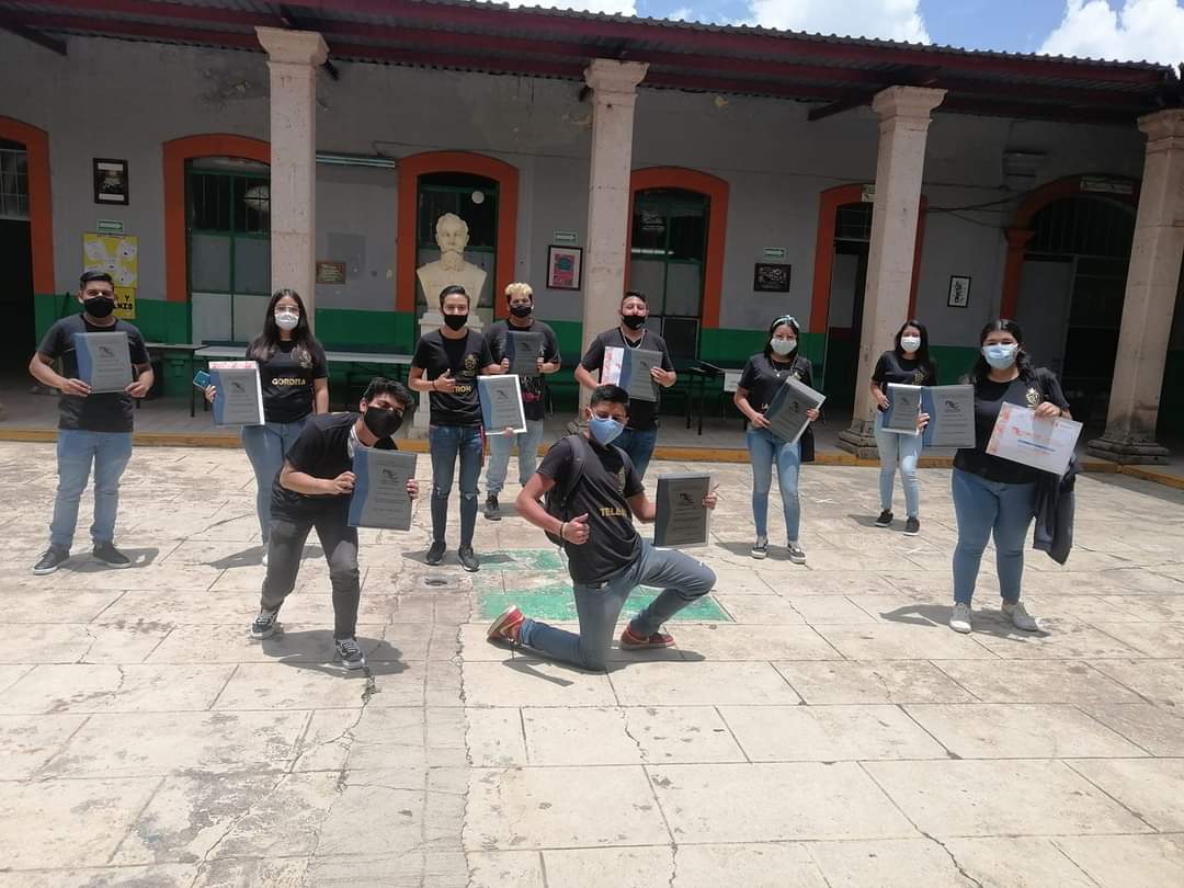  Inicia CECyTEM dispersión de certificados a estudiantes egresados