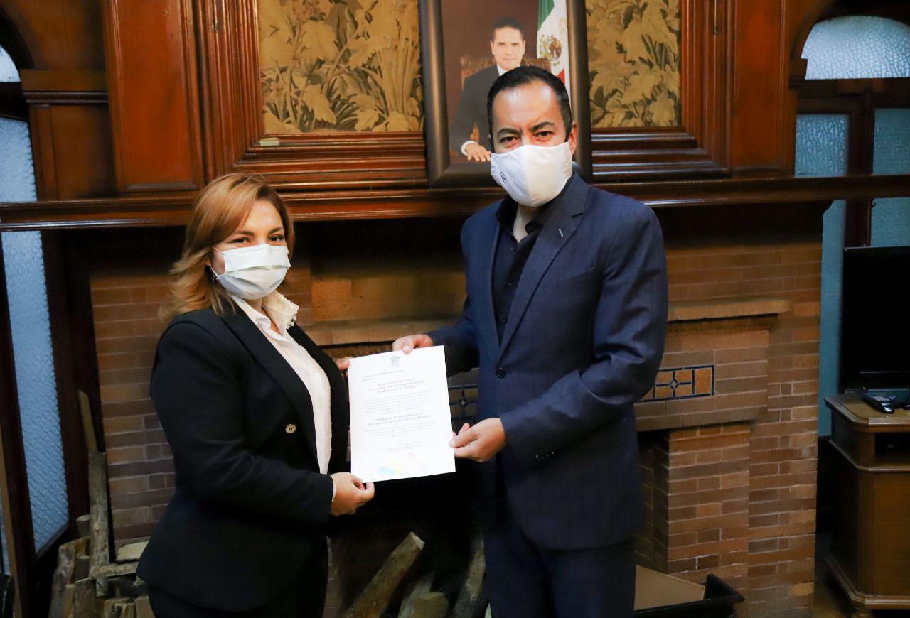  Entrega Carlos Herrera nombramiento a encargada de despacho de Sedesoh