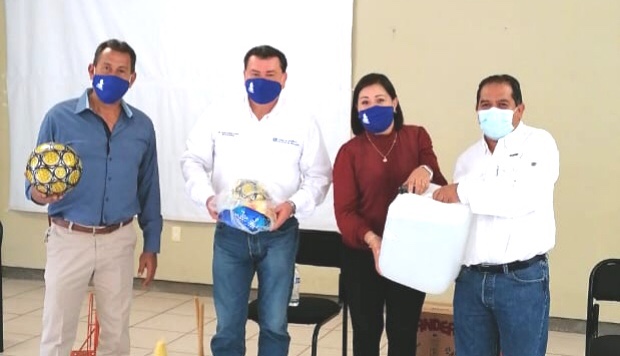  Suman esfuerzos para mejorar condiciones educativas en Cobaem