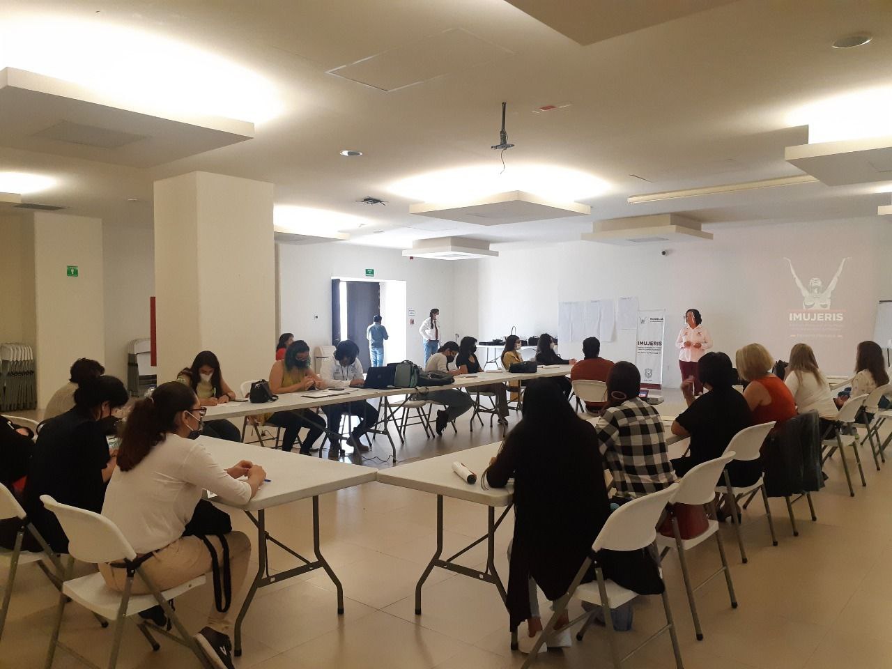 Fortalece IMUJERIS especialización de Equipo Multidisciplinario para la Atención de la Violencia de Género