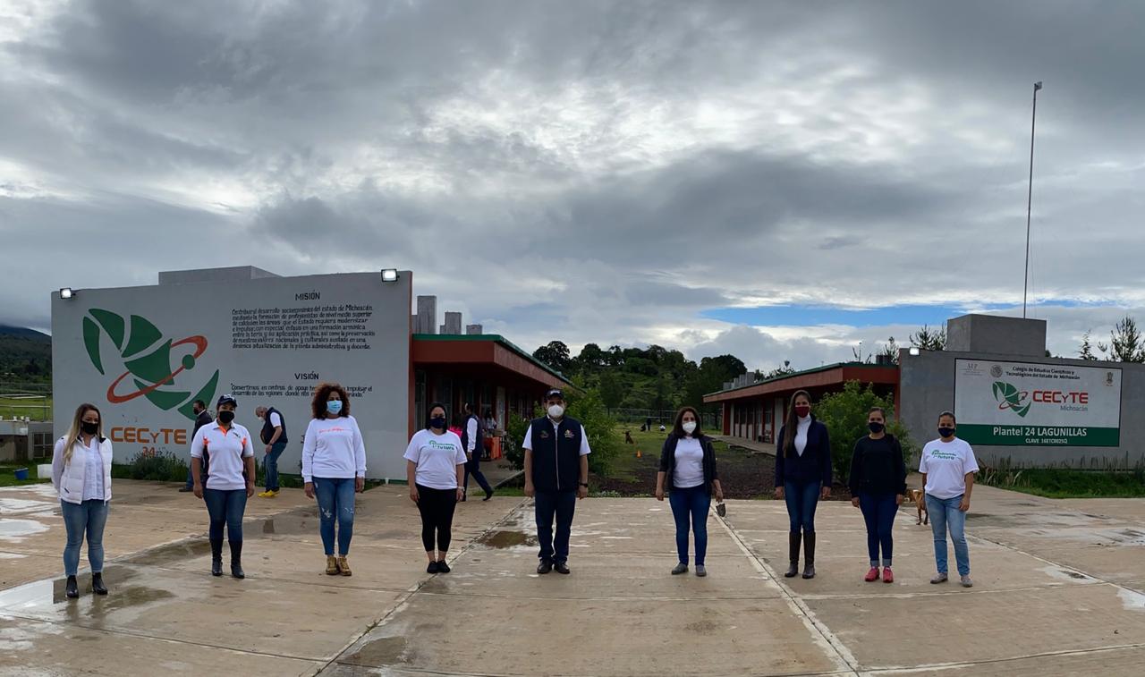  Dialogan directivos del plantel Lagunillas del CECyTEM con padres de familia