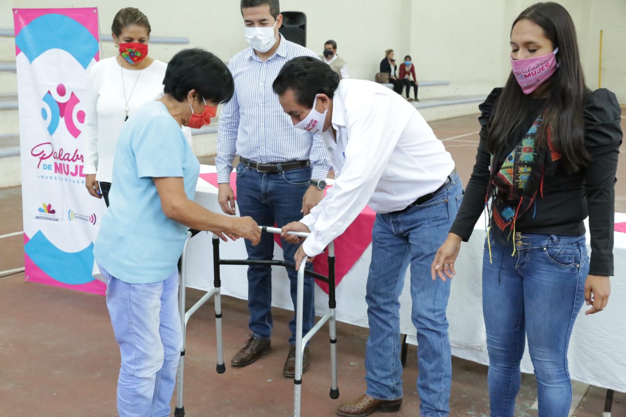  Mujeres de la Región Oriente reciben apoyos del Programa Palabra de Mujer