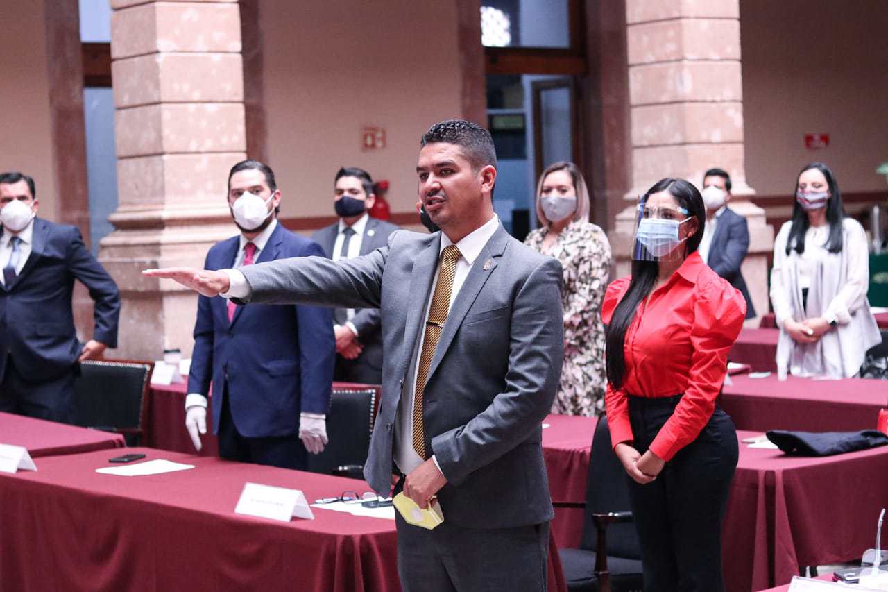  Rinde protesta Miguel Ángel Paredes Melgoza, presidente municipal sustituto de Uruapan