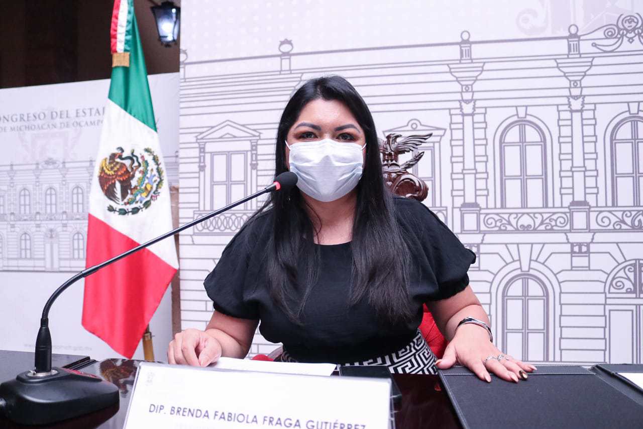  Presentan ante el pleno informe de actividades del segundo año legislativo