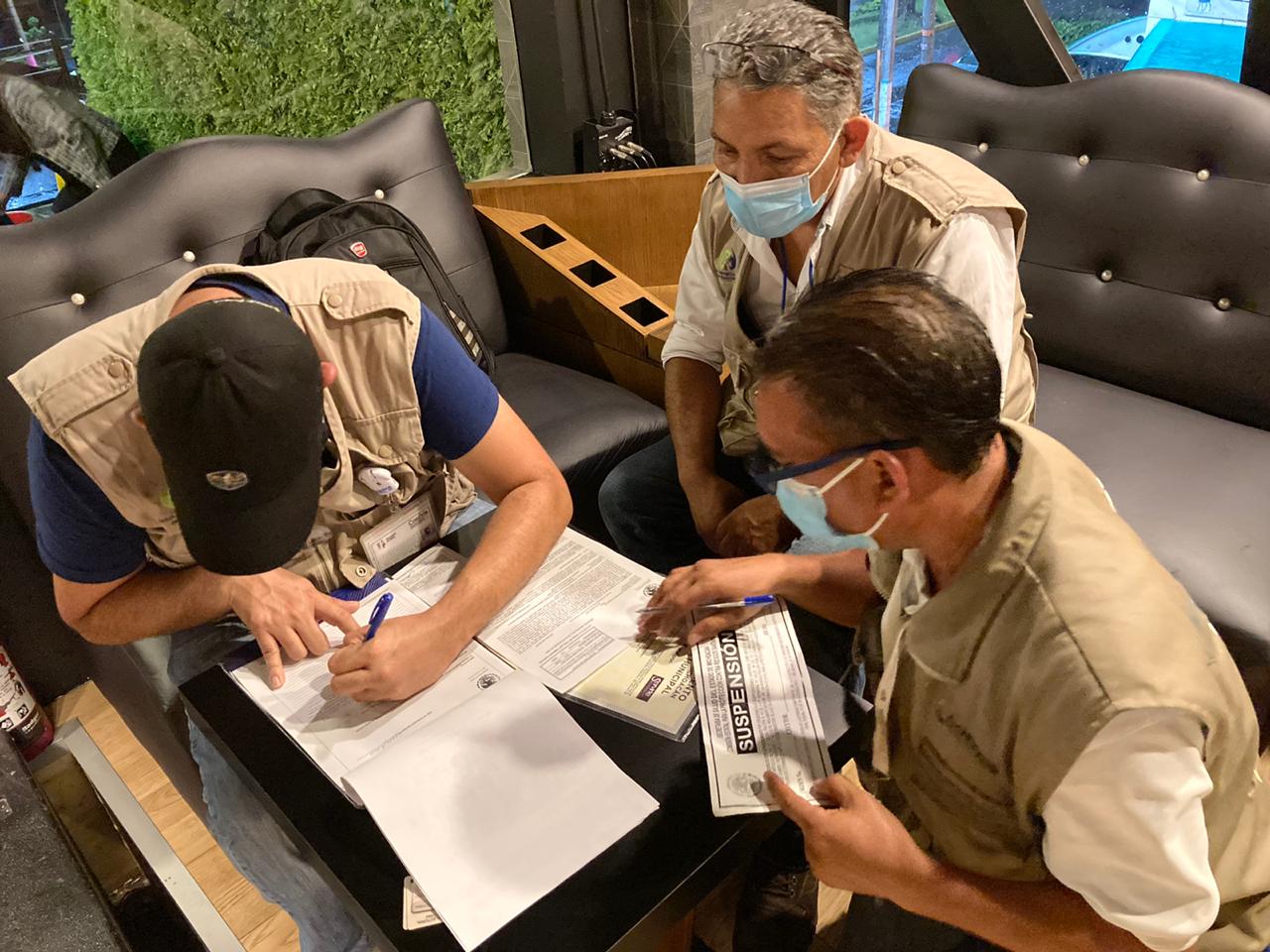 Suspenden Guardianes de la Salud 11 establecimientos en Uruapan