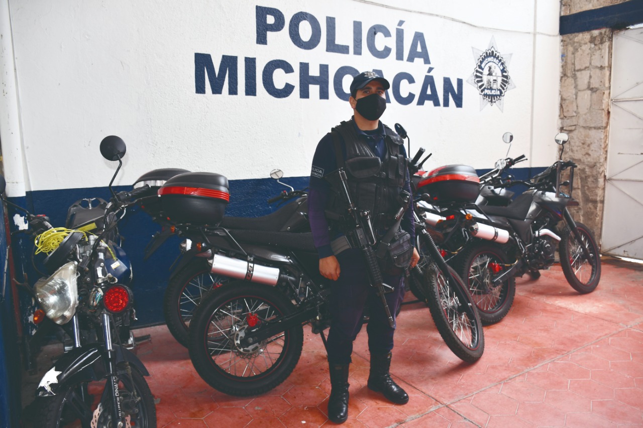  Para ser policía hay que tener espíritu de servicio y ayudar a la gente