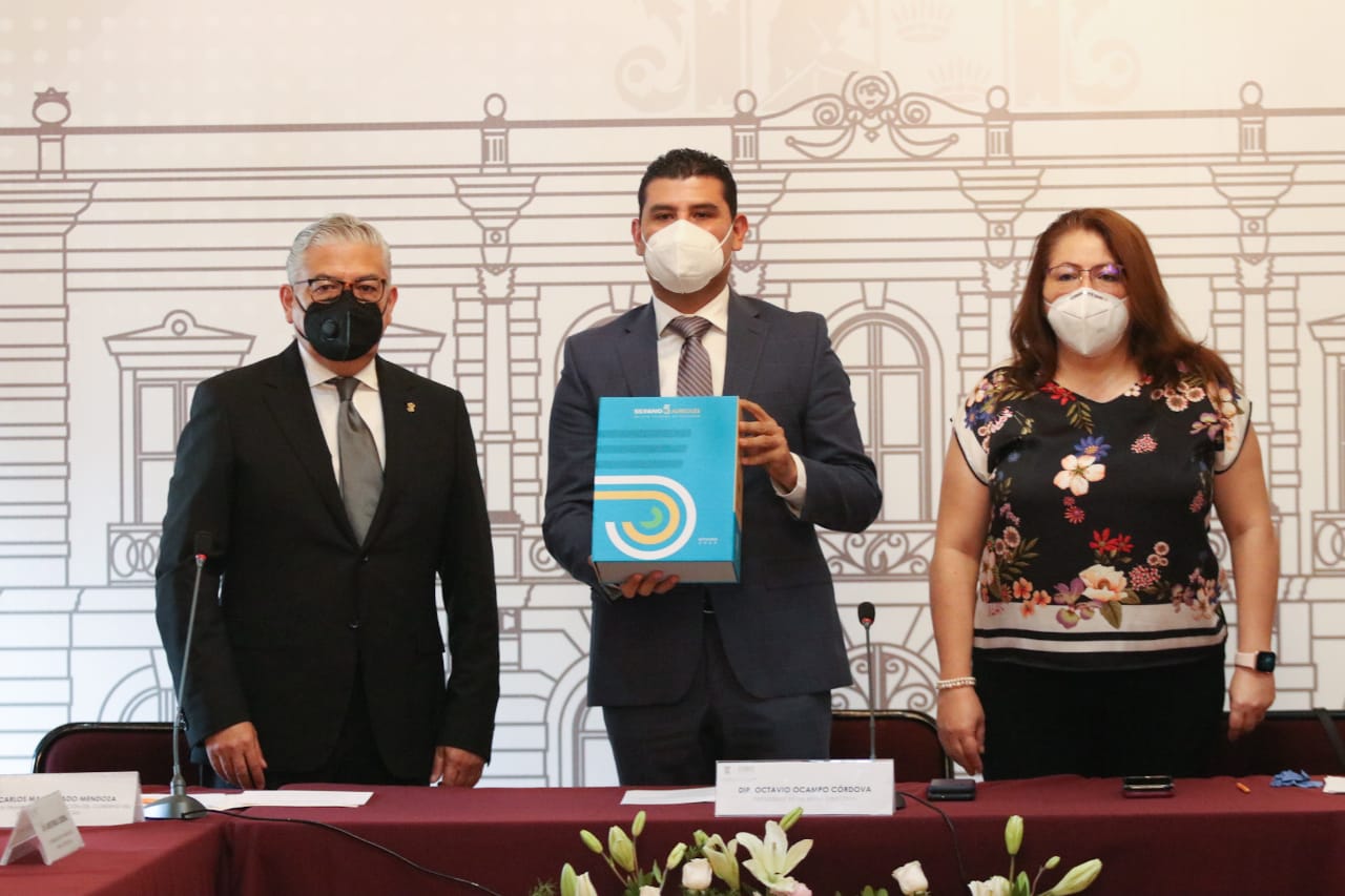  Recibe Congreso del Estado Quinto Informe del Gobierno de Michoacán