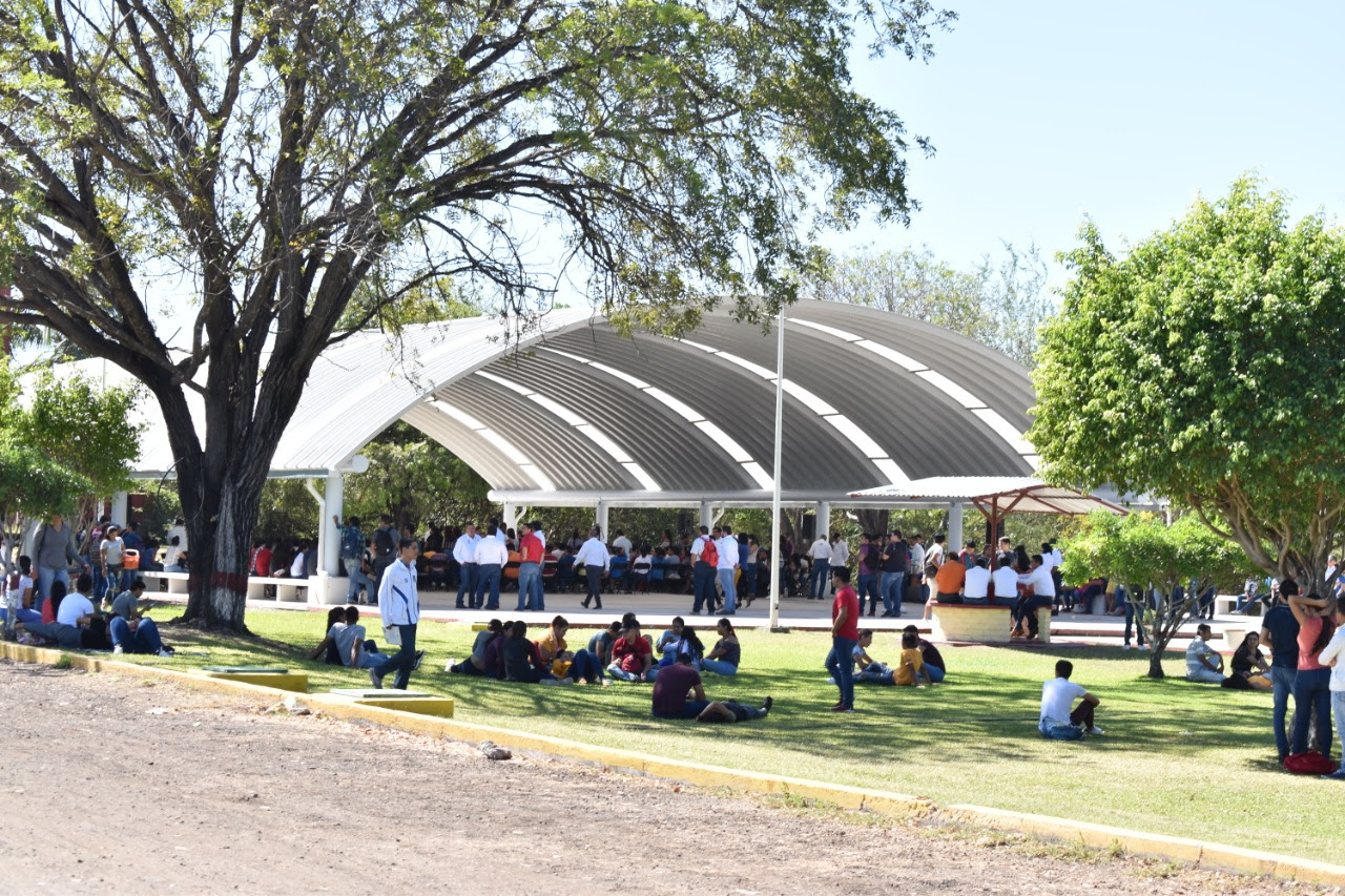 Destina IIFEEM más de 200 mdp para infraestructura escolar en región Apatzingán