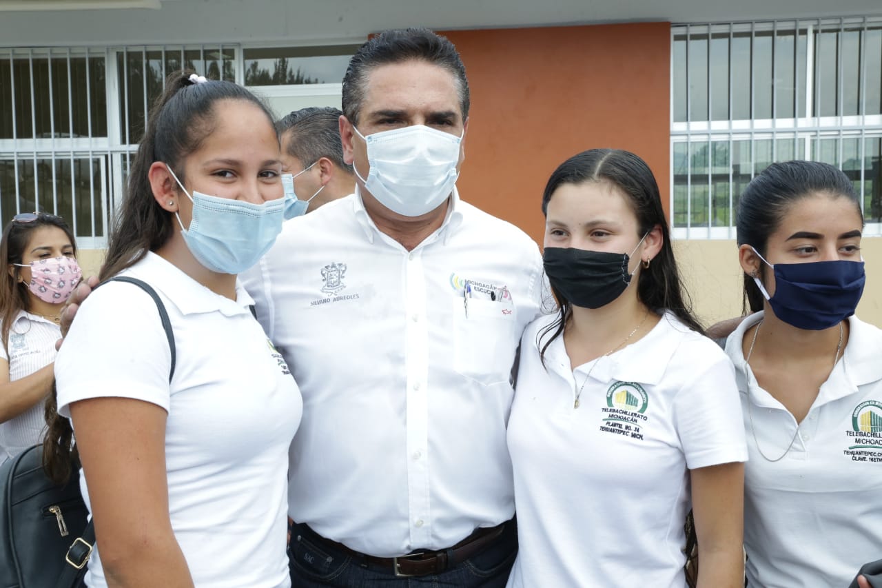 Construyen nueva escuela a jóvenes de Chinicuila