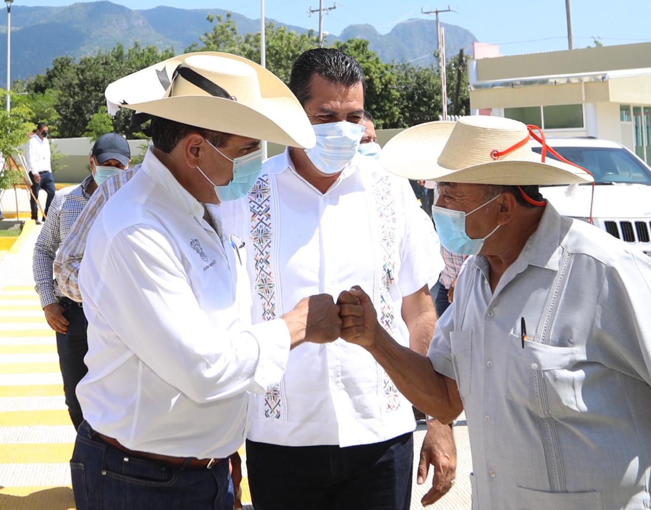  Educación, columna vertebral del cambio social: Silvano Aureoles