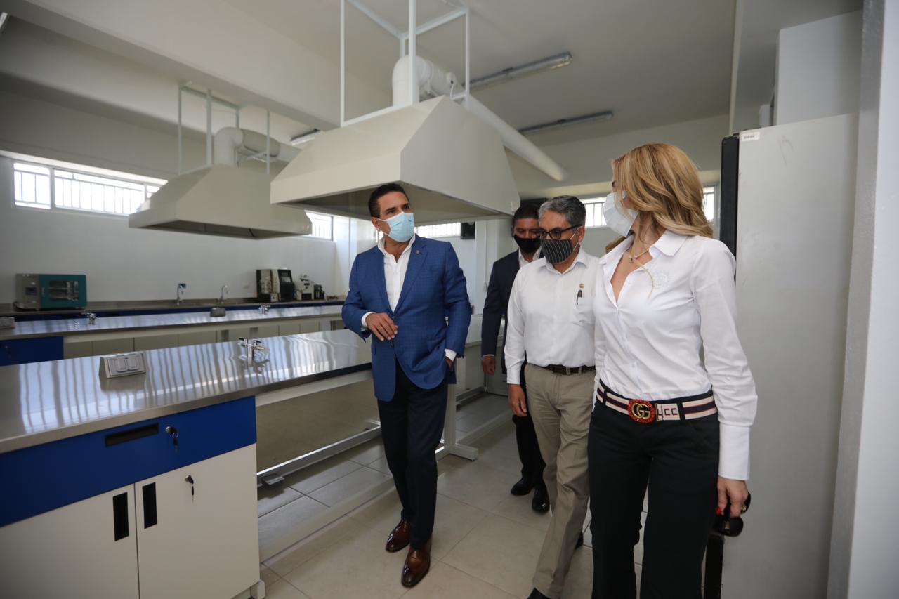  Entrega Gobernador obras para fortalecer investigación en la UMSNH