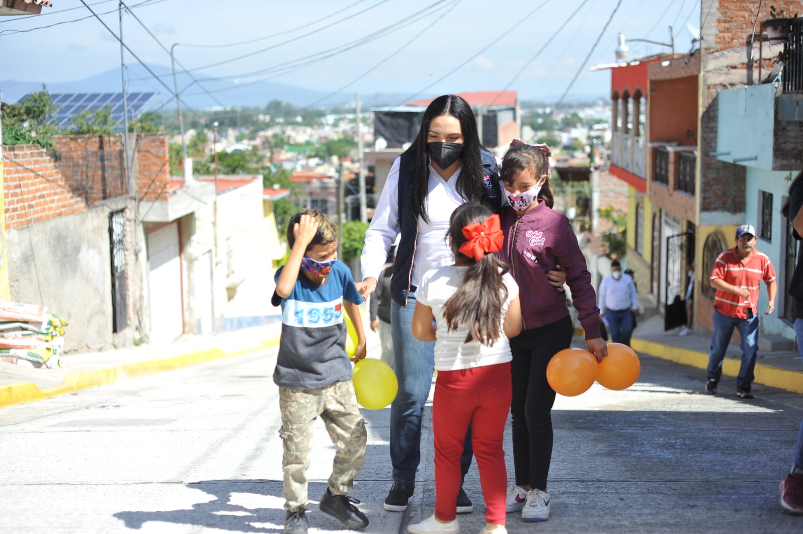  Pasaron 60 años para que alguien atendiera nuestra calle: vecina de Isabel la Católica
