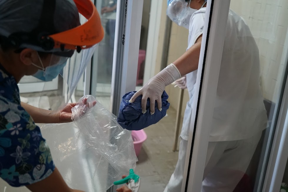  Personal de limpieza del sector salud, en pie de lucha contra COVID-19