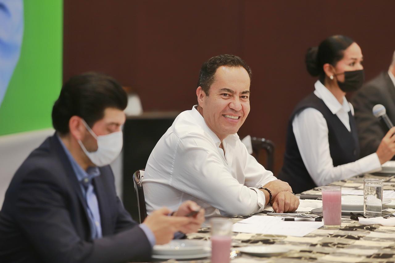  Reconoce Carlos Herrera a trabajadores y trabajadoras del sistema de salud estatal
