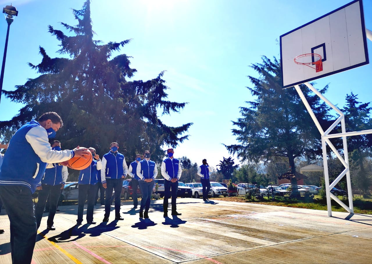  Mejoran espacios educativos para estudiantes del plantel Santa María Huiramangaro del Cobaem