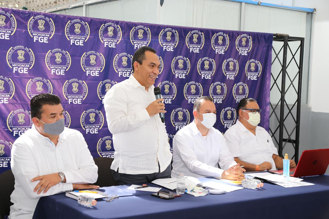  Encabeza Adrián López Solís atención ciudadana con población usuaria de la FGE, en Apatzingán