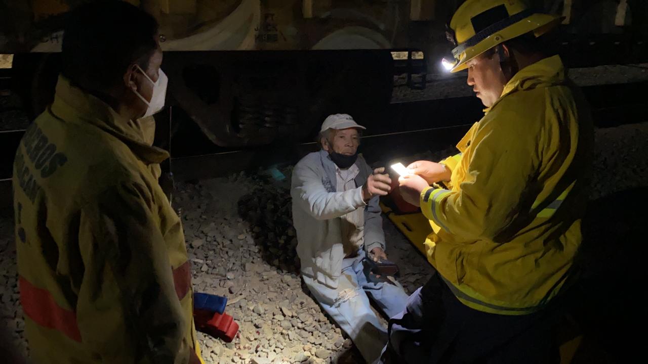 Tren atropella a un hombre que intentó saltar entre los vagones