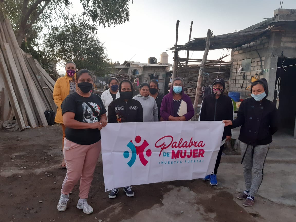  Reciben 93 mujeres emprendedoras créditos de Palabra de Mujer