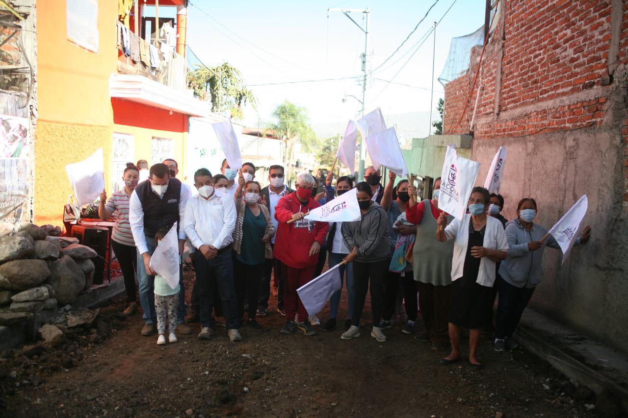  Adriana cumple con vecinos de El Platanal y arranca nueva obra de gran necesidad