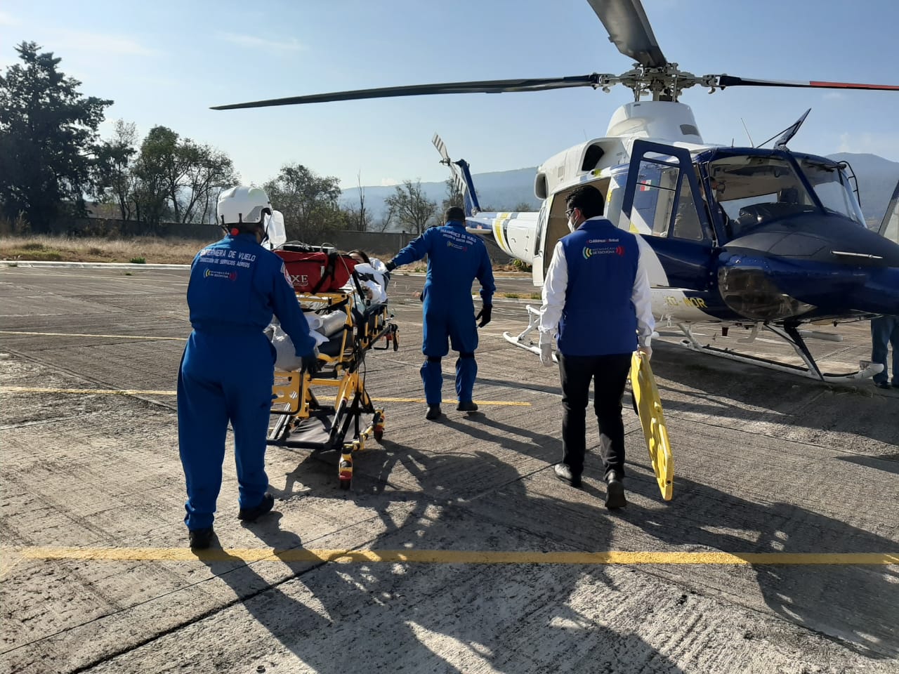 Mujer con complicaciones de postparto es trasladada vía aérea de Zacapu a Morelia