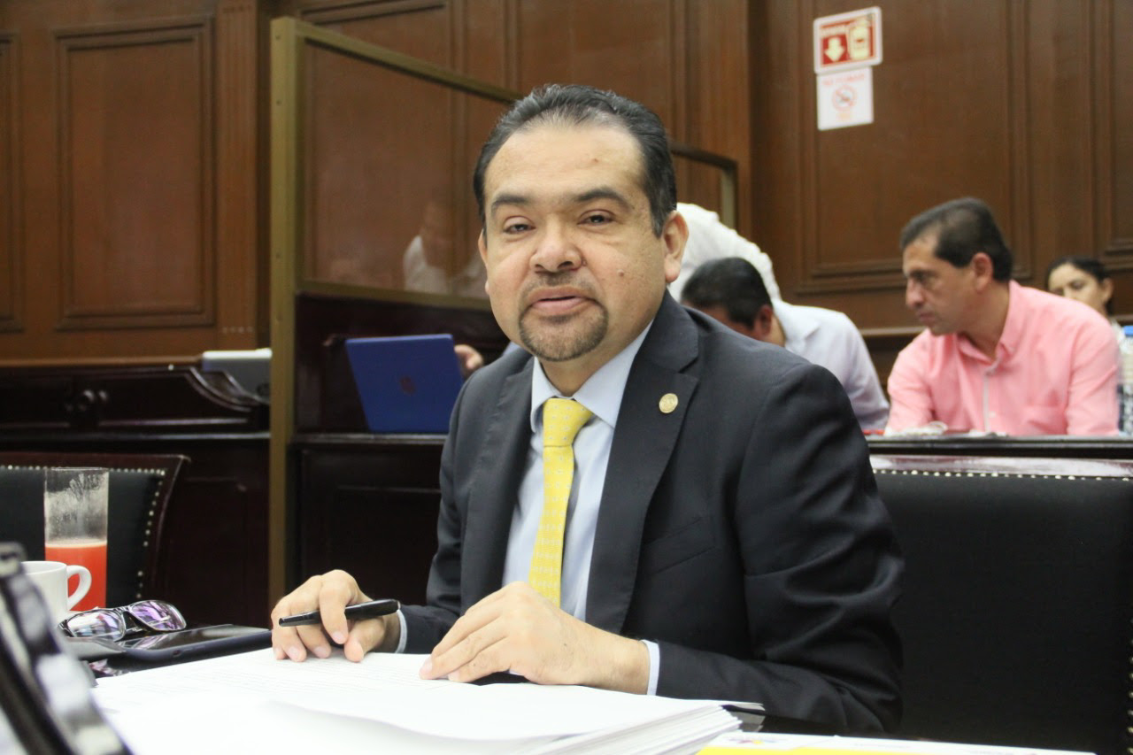  Legislativo da certeza a los ayuntamientos en el cobro del alumbrado público: Tony Martínez