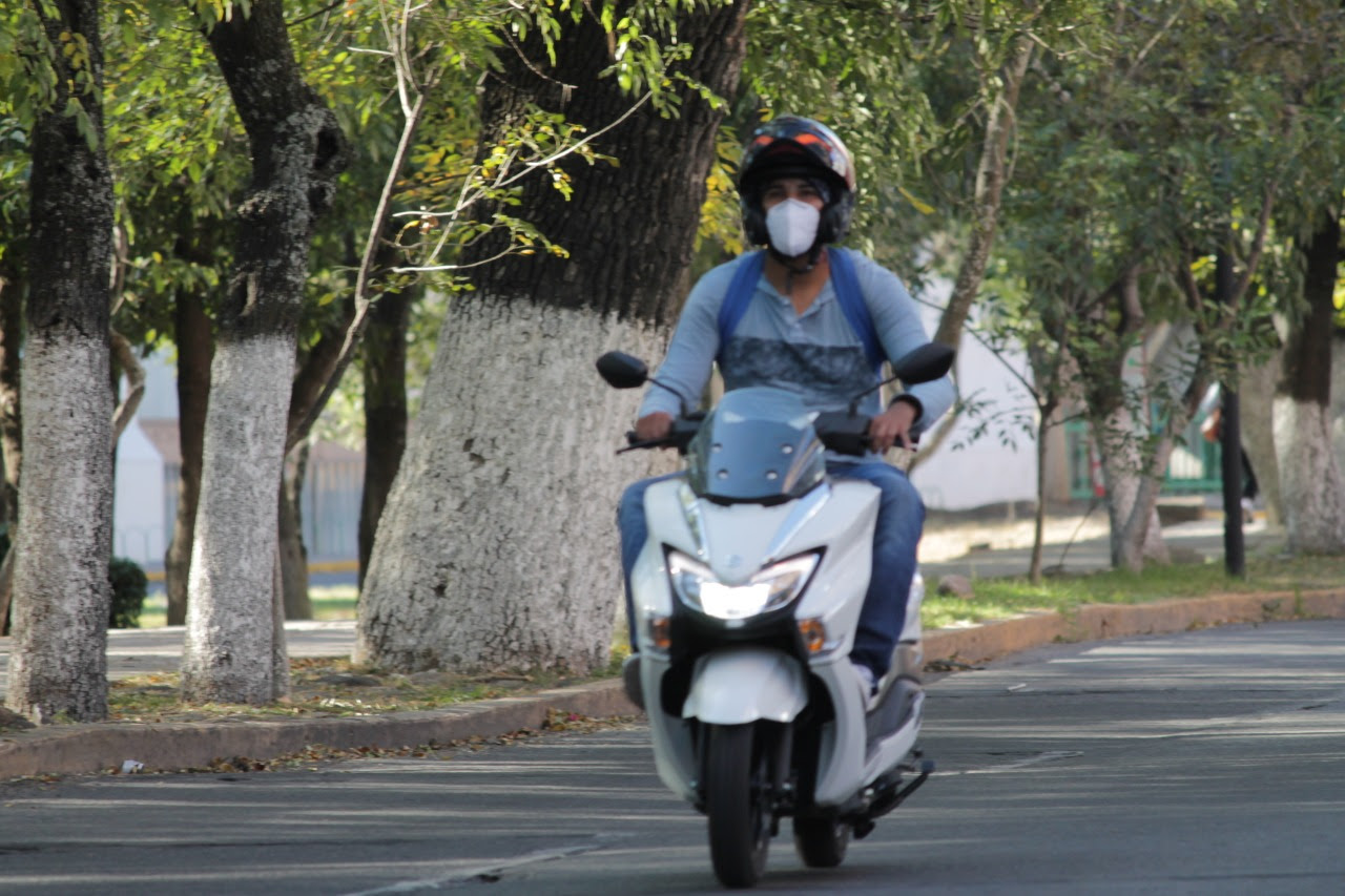  Distribuye SFA placas para motocicleta a sus oficinas de Rentas
