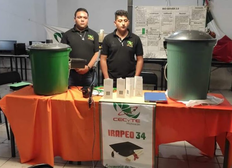 Logran estudiantes del CECyTEM medallas y acreditaciones internacionales en Copa de Ciencias en Paraguay