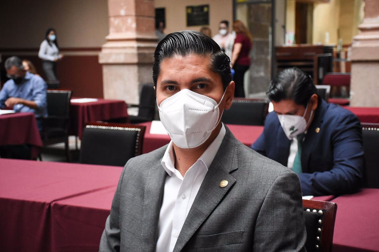  Propone Javier Paredes retiro digno sin afectar patrimonio social