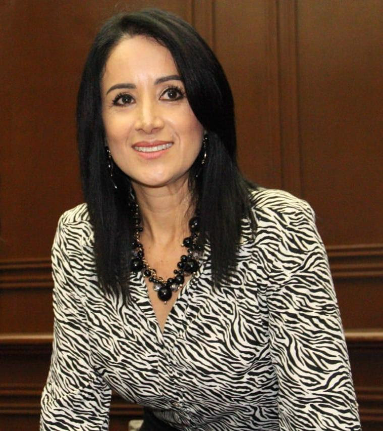  Lucila Martínez plantea otorgar seguridad jurídica a los estudiantes y regular universidades