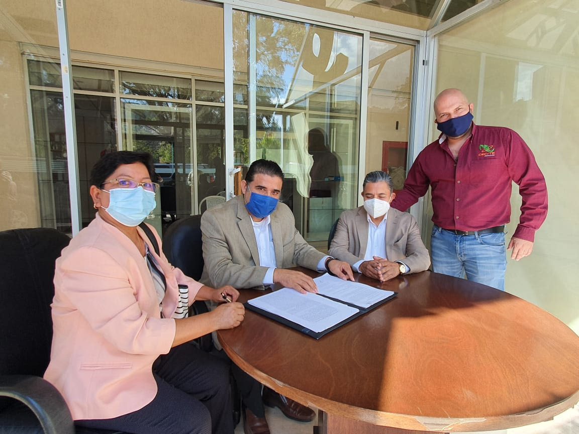  Dan certeza jurídica al predio del plantel del CECyTEM en Purépero