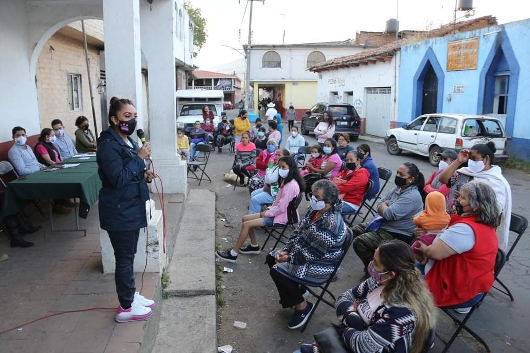  Arriba “Uichu” a tenencia de Santiago Undameo