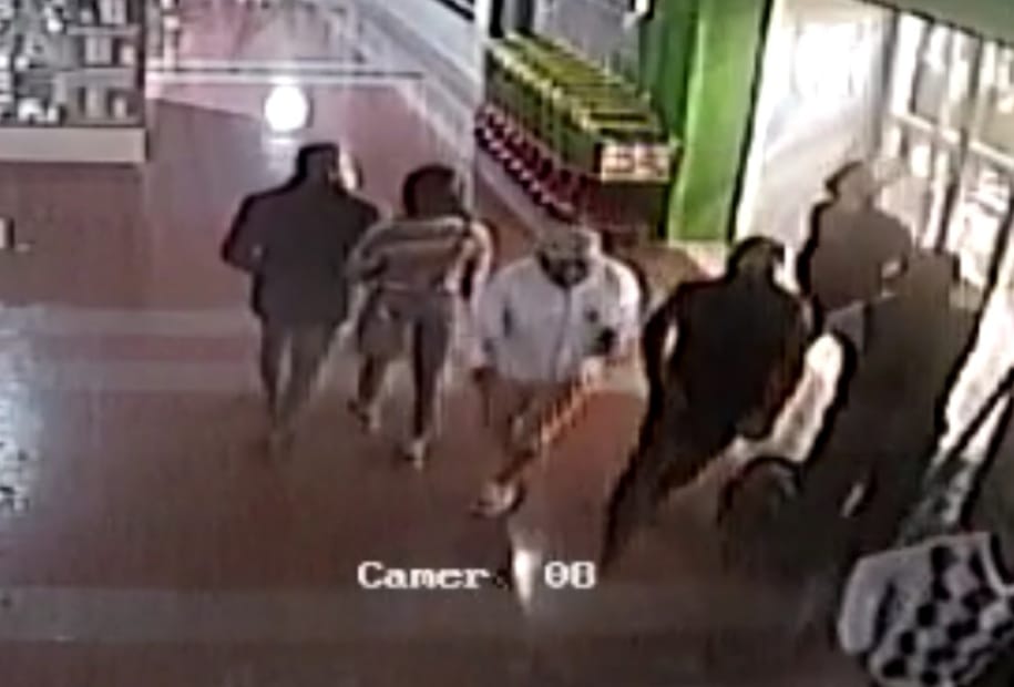  Captura Policía Michoacán a tres presuntos asaltantes de la tienda Aurrera