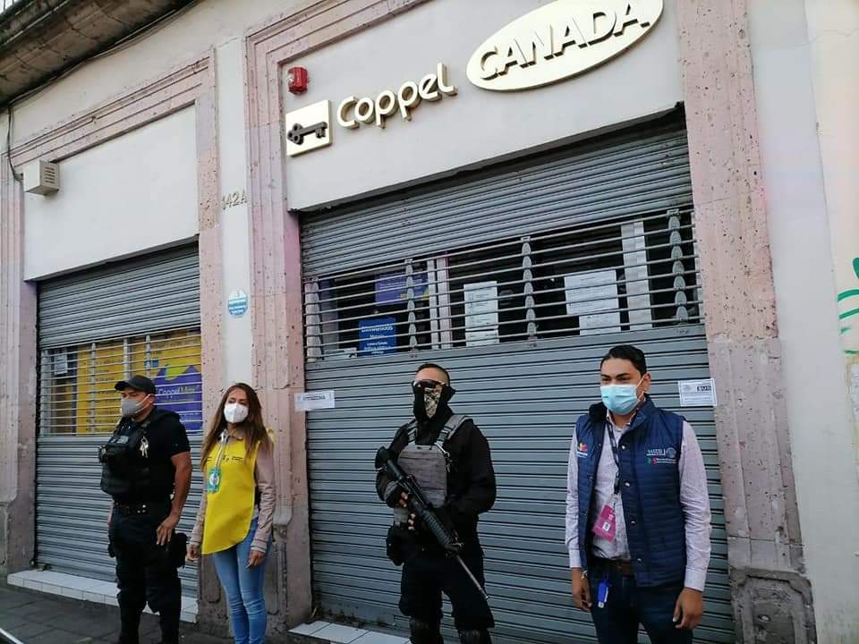  Autoridades clausuran negocios que no acataron el cierre este domingo