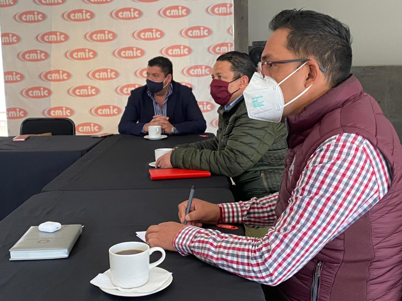  Osvaldo Ruiz ratifica apoyo a la industria de la construcción