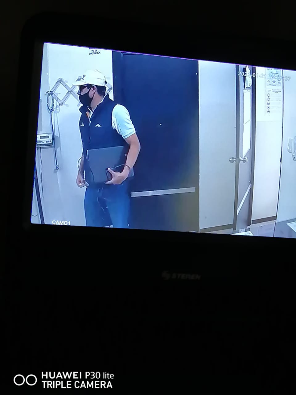  Asaltante queda grabado cuando atracó un consultorio médico en la colonia Santiaguito