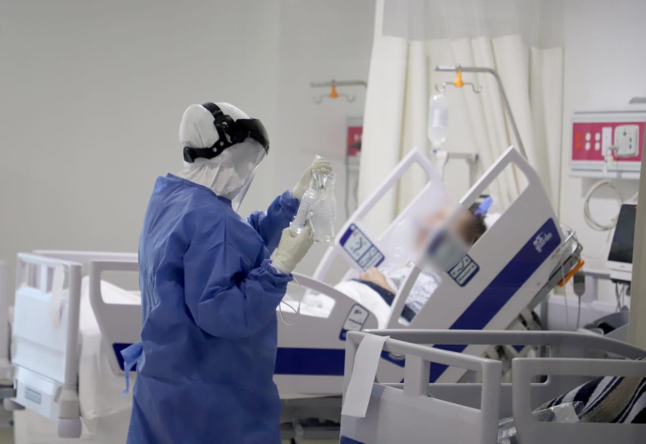  Lleno, el Hospital Civil en atención para pacientes COVID-19