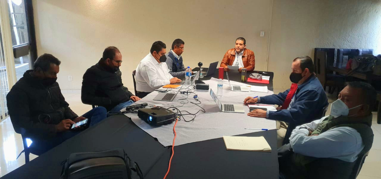 Acuerdan redoblar esfuerzos para brindar educación de calidad en el CECyTEM