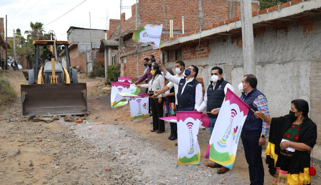  Arranca Silvano obras en beneficio de 10 mil habitantes de Tangamandapio