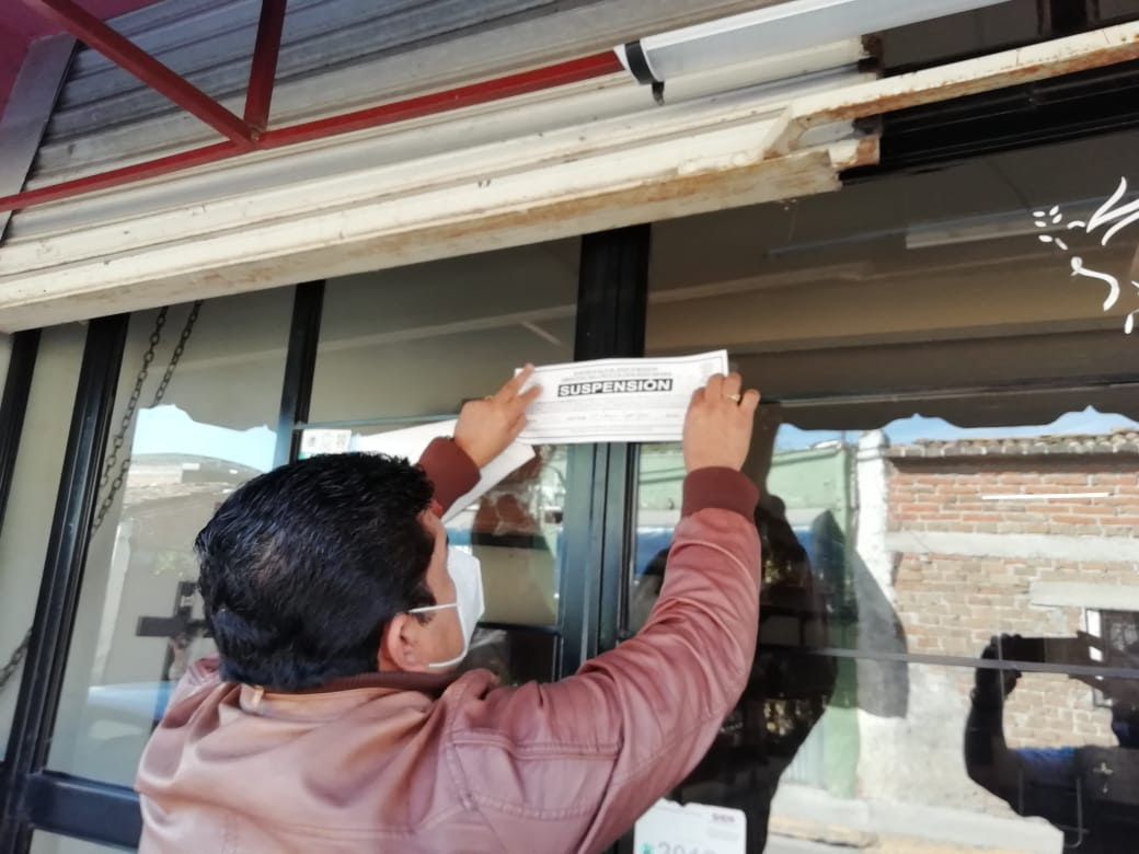  Suspenden Guardianes de la Salud dos funerarias